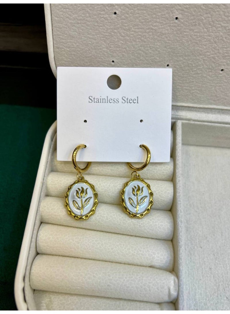 حلق انيق على شكل قلب ابيض استانيلس ضد الصدأ