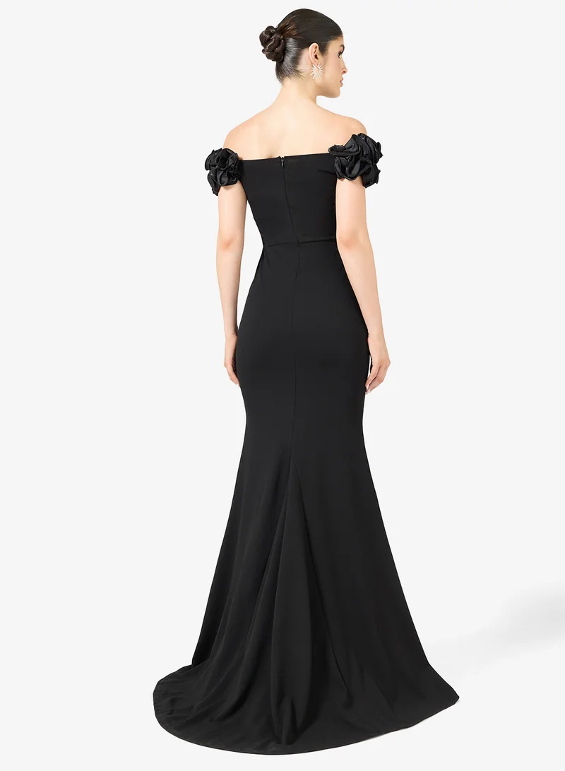 ايلا ليمتد اديشن فستان مكشكش بكتف مكشوف