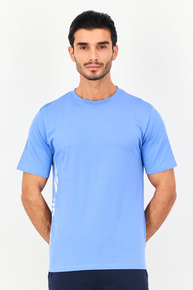 Reebok تي شيرت رياضي للرجال بأكمام قصيرة مناسب في الهواء الطلق، أزرق فاتح - Image 1