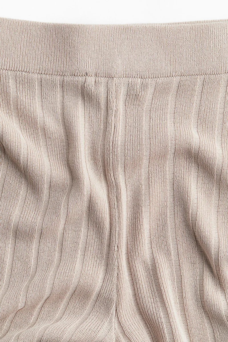 اتش اند ام بنطلون محبوك بتصميم مرن