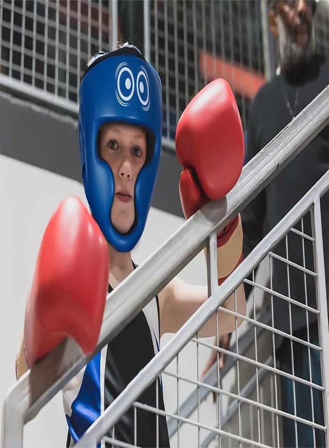 FightX واقي رأس للملاكمة للأطفال من FightX، مناسب لفنون القتال المختلطة والكيك بوكسينغ والملاكمة التايلاندية، معدات تدريب للدفاع عن النفس للأولاد والبنات، مصنوع من الجلد الصناعي، واقي رأس للقتال في فنون القتال المختلطة وفنون القتال المختلطة (أزرق/أبيض). - Image 3