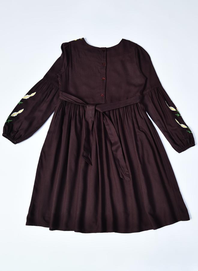 BELLA MODA Floral Embroidered Round Neck Knee-Length Dress - Image 2