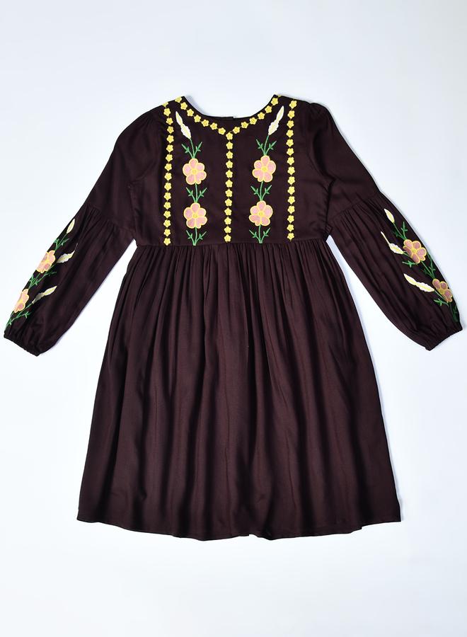 BELLA MODA Floral Embroidered Round Neck Knee-Length Dress - Image 5