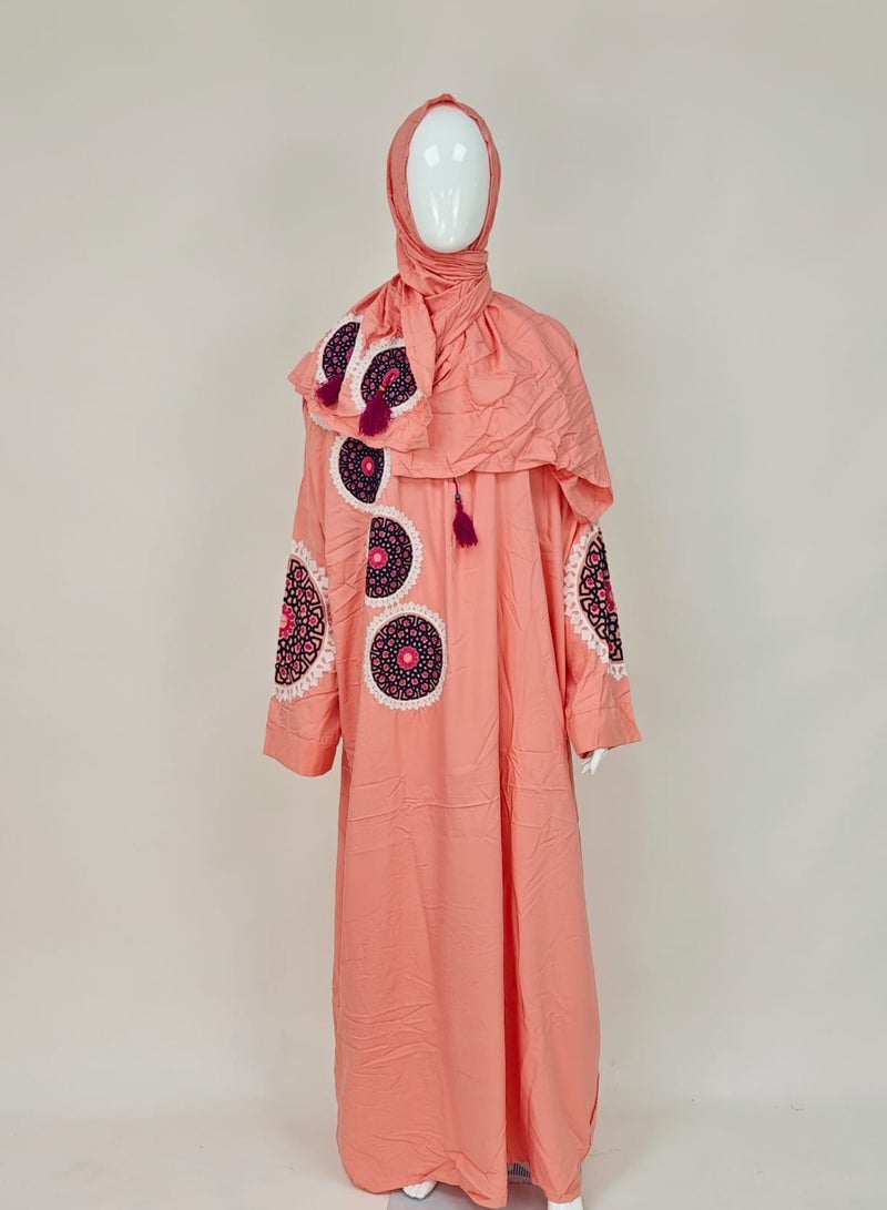 اسدال الصلاة المطرز بالوشاح المتصل قطعة واحدة -عباية الصلاة المطرزة بالوشاح المتصل -ملابس الصلاة قطعة واحدة -عباية اسلامية بالوشاح-طقم صلاة بالوشاح المتصل . - Image 3