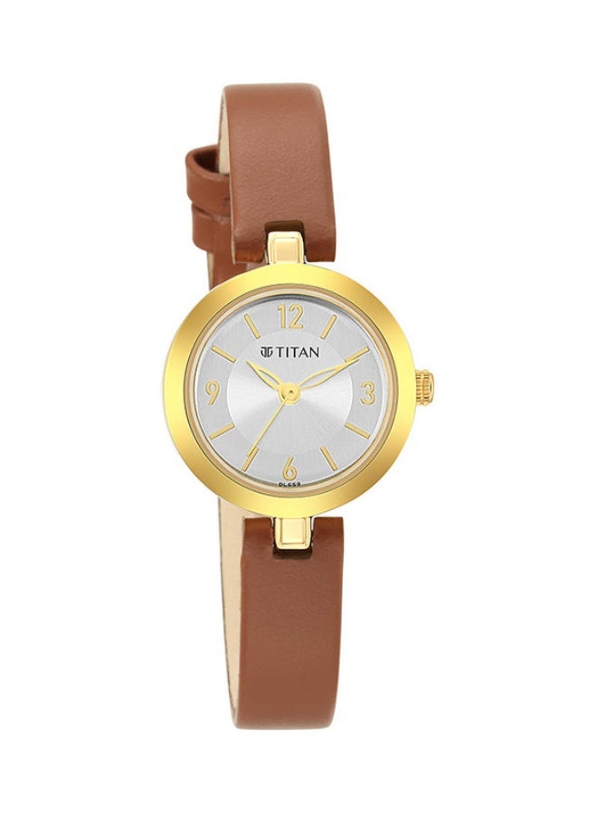 TITAN ساعة تيتان كاريشما التناظرية بقرص دائري فضي وحزام جلد بني للنساء -2598YL03 - Image 2