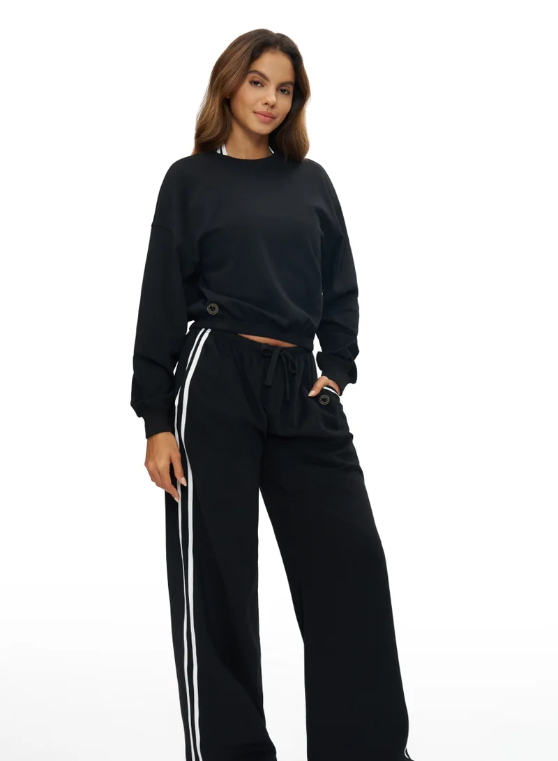 Kawn.yoga Licorice Black Round Neck Light Sweatshirt for Women | Best Price UAE