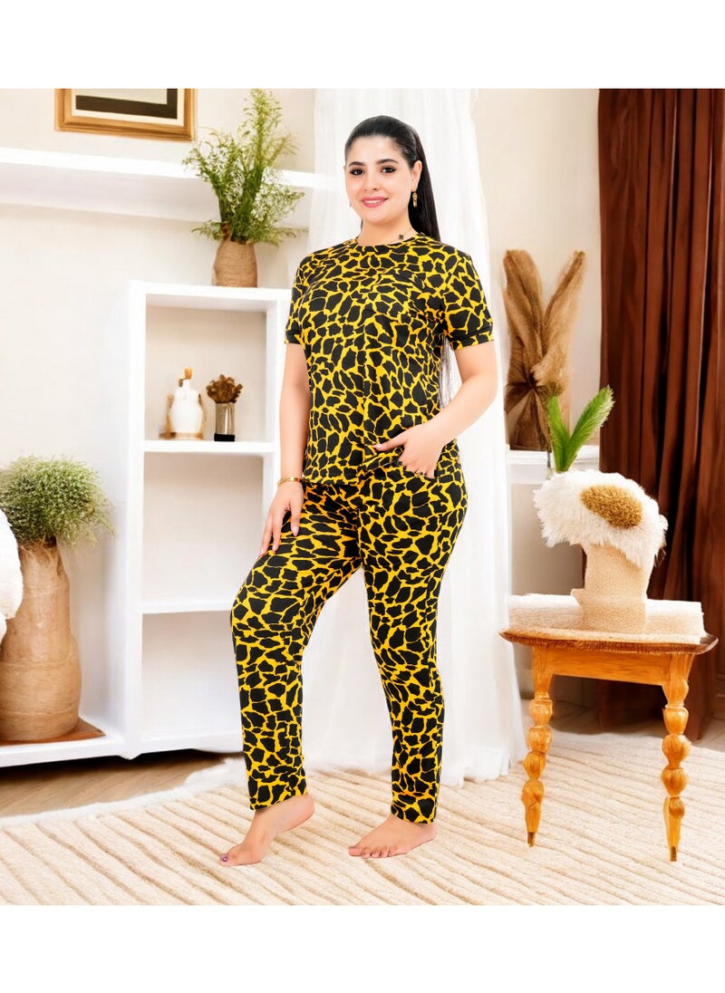 شينوتى - طقم بيجامة حريمي - بيجامة للنساء صيفي - طقم 2 قطعة بنطلون وتيشيرت - منقوشين بروسومات مختلفة ومصممة خصيصا لتوفير الراحة والانتعاش في النوم والاسترخاء في المنزل. - Image 1