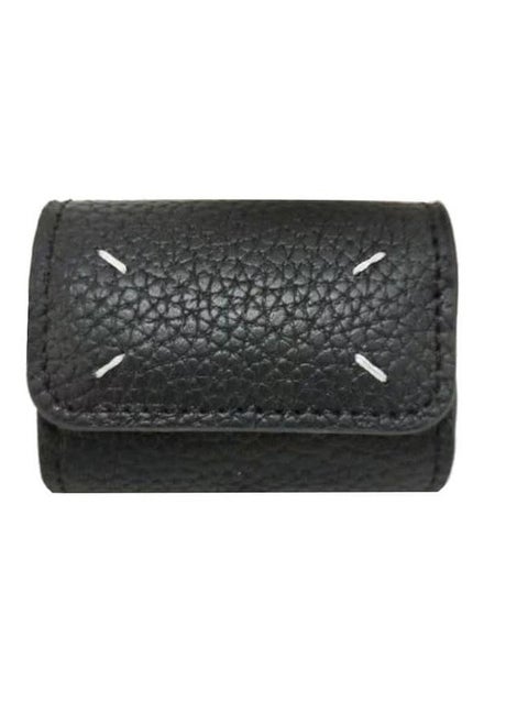 A wonderful case for Airpods in the form of a stylish small bag,