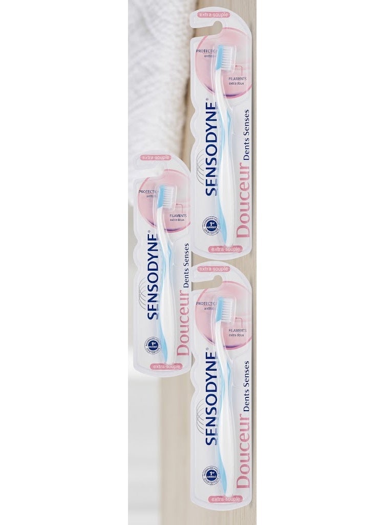 سنسوداين عرض مجمع – 3 × فرشاة أسنان Sensodyne DOUCEUR Extra Soft للأسنان الحساسة - Image 1