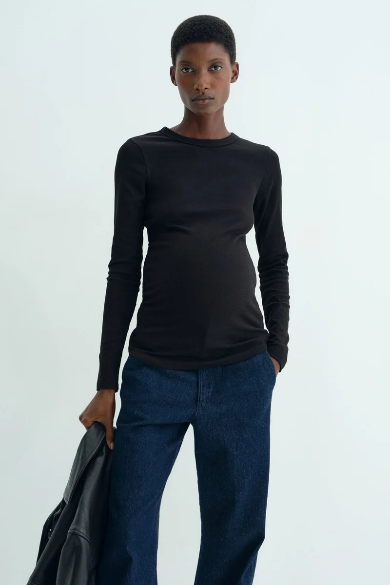 اتش اند ام بلوزة من تشكيلة ماما من الجيرسيه المرن