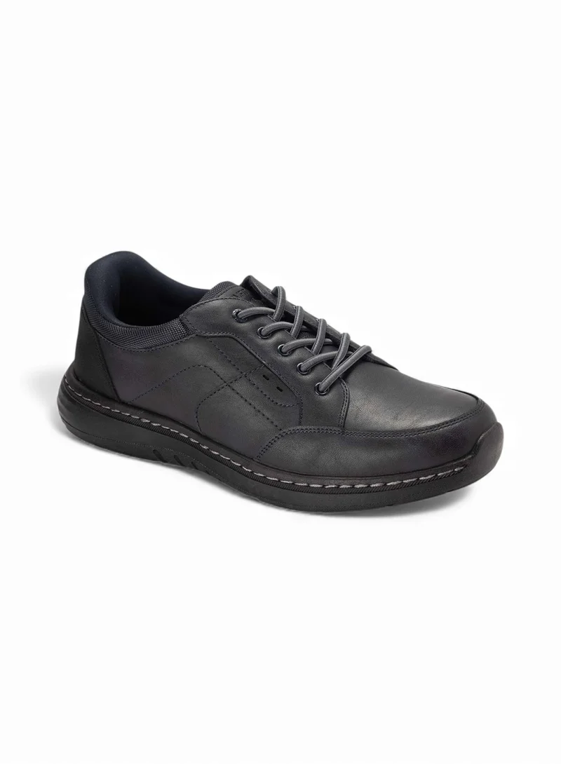 باتا حذاء برباط من كومفيت