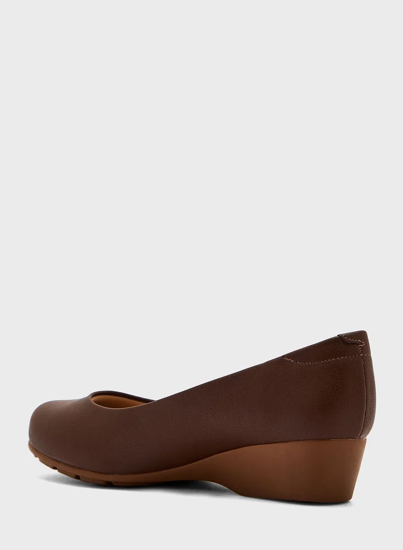 MODARE Mylah Low-Heel Pumps