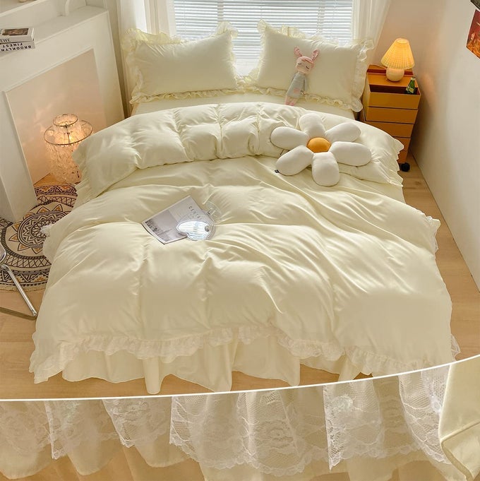 CHIC RUFFLE LACE POLYESTER DUVET COVER SET GIRL YELLOW BEDDING3 PIECE QUEEN DUVET COVER WITH ZIPPER CLOSURE ULTRA SOFT AND LIGHT WEIGHTLIGHT YELLOW QUEEN