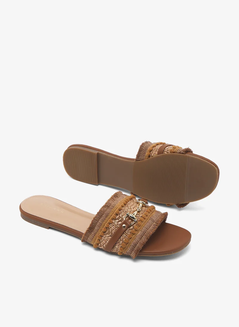 Khizana Flat Sandals