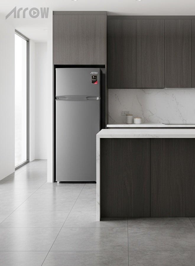 ارو ثلاجة بفريزر علوي سعة 181 لترًا مع ثلاجة سعة 135 لترًا ومجمد سعة 46 لترًا، وتحكم ميكانيكي في درجة الحرارة، وإزالة الجليد تلقائيًا من الثلاجة، وإزالة الجليد يدويًا من المجمد، ولوحة باب معدنية، وعجلات مدمجة، وضوضاء منخفضة (40 ديسيبل)، ودرج للعناية بالطعام لتخزين الأطعمة الطازجة | رقم الموديل: RO2-280L - Image 3