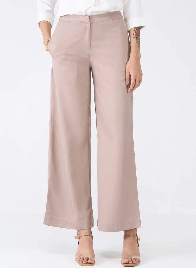 Salt Attire SALT ATTIRE Women Solid Mid Rise Regular Fit Smart Parallel Trousers