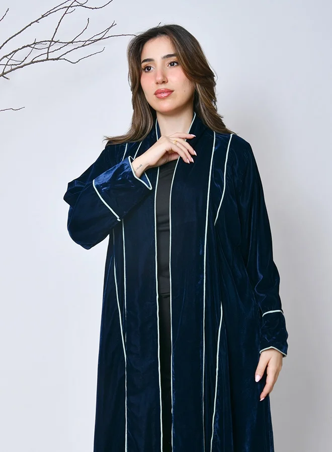HAWRAA ABAYA Navy velvet winter abaya embroidered with silver lines – refined luxury from Hawraa Abayas.