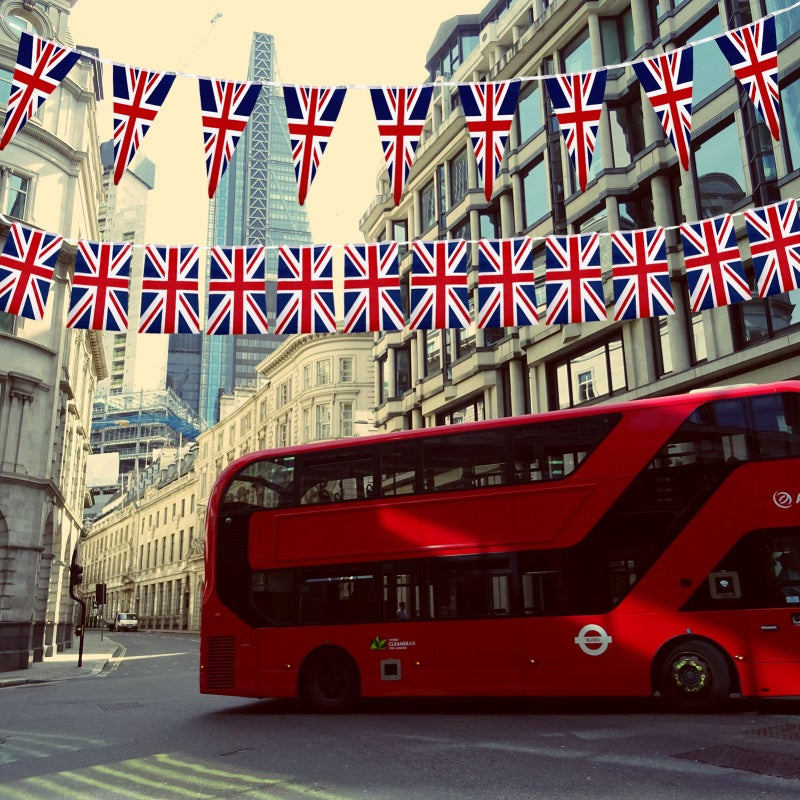 UK Flag 30Pcs Polyester Fiber - Sturdy Fade-resistant Union Jack Bunting Flag for Outdoor Barbecue National Day Bar Corridor Decoration - Image 3