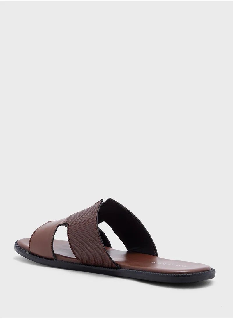 روبرت وود Texture Detail Casual Sandals