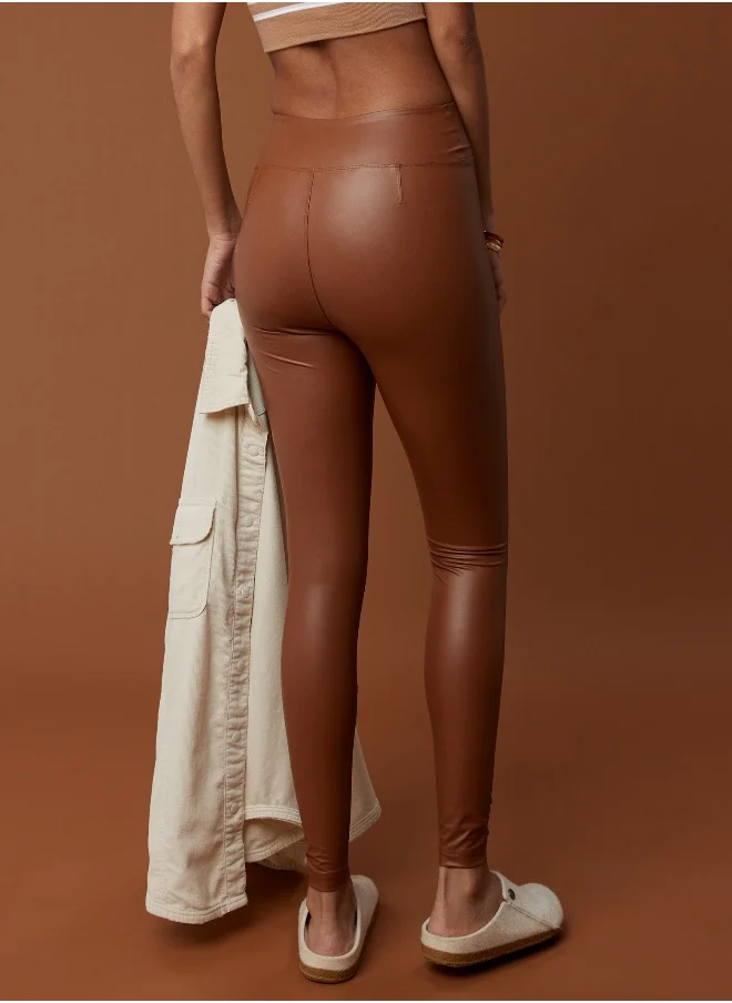 آري من امريكان ايجل OFFLINE By Aerie Real Luxe Faux Leather Legging