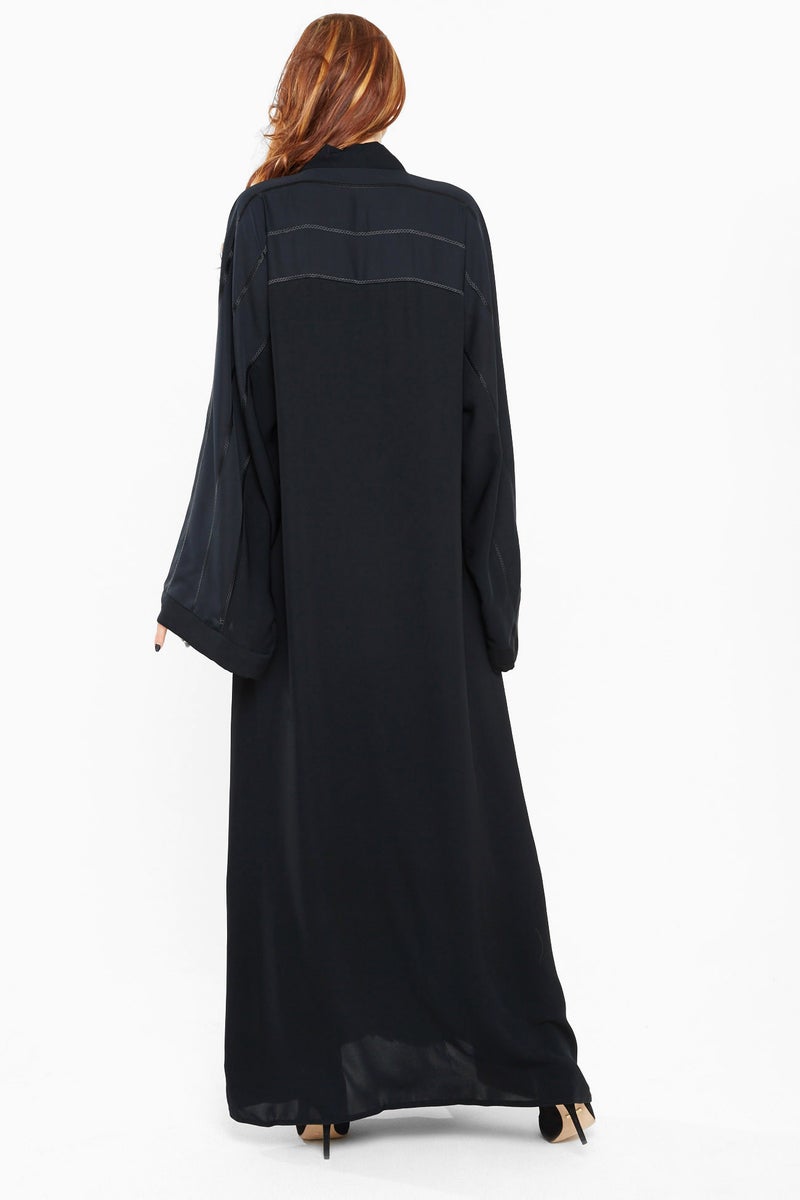 النخبة عباية سوداء سادة بتفاصيل خطوط رفيعة - Image 2