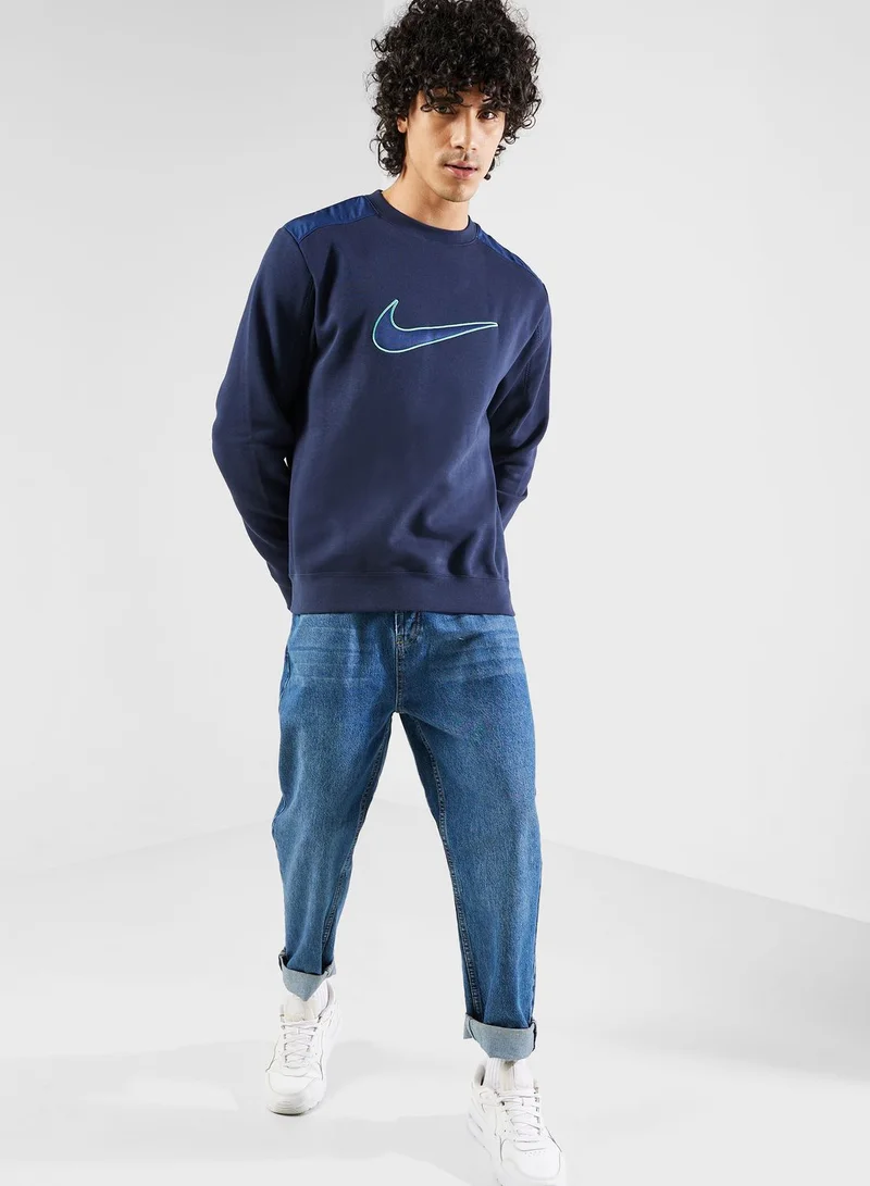 Nike Essential Fleece Sweatshirt