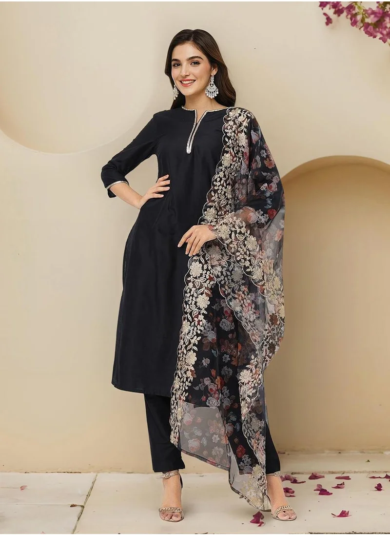 آي شين Women BLACK Kurta Set with Duppatta