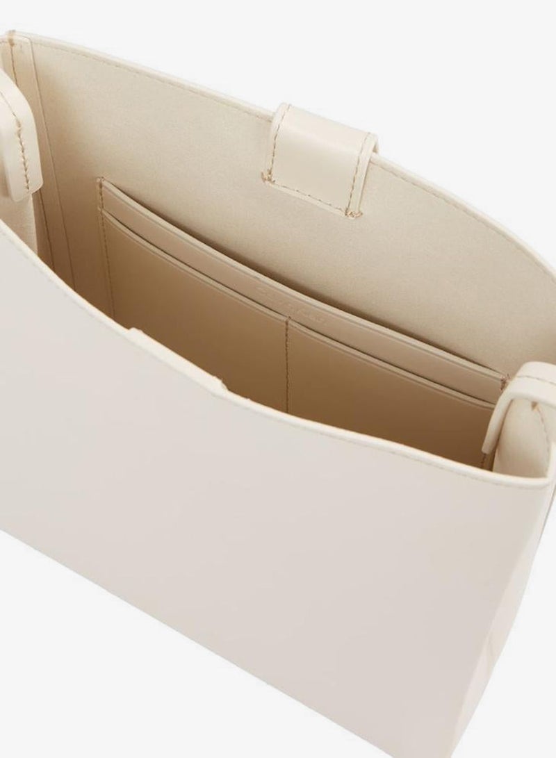 كالفن كلاين حقيبة كروس بودي جلد - Image 5