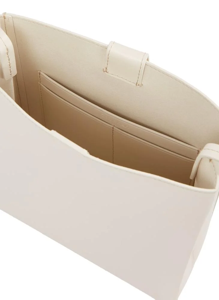 CALVIN KLEIN LEATHER CROSSBODY BAG
