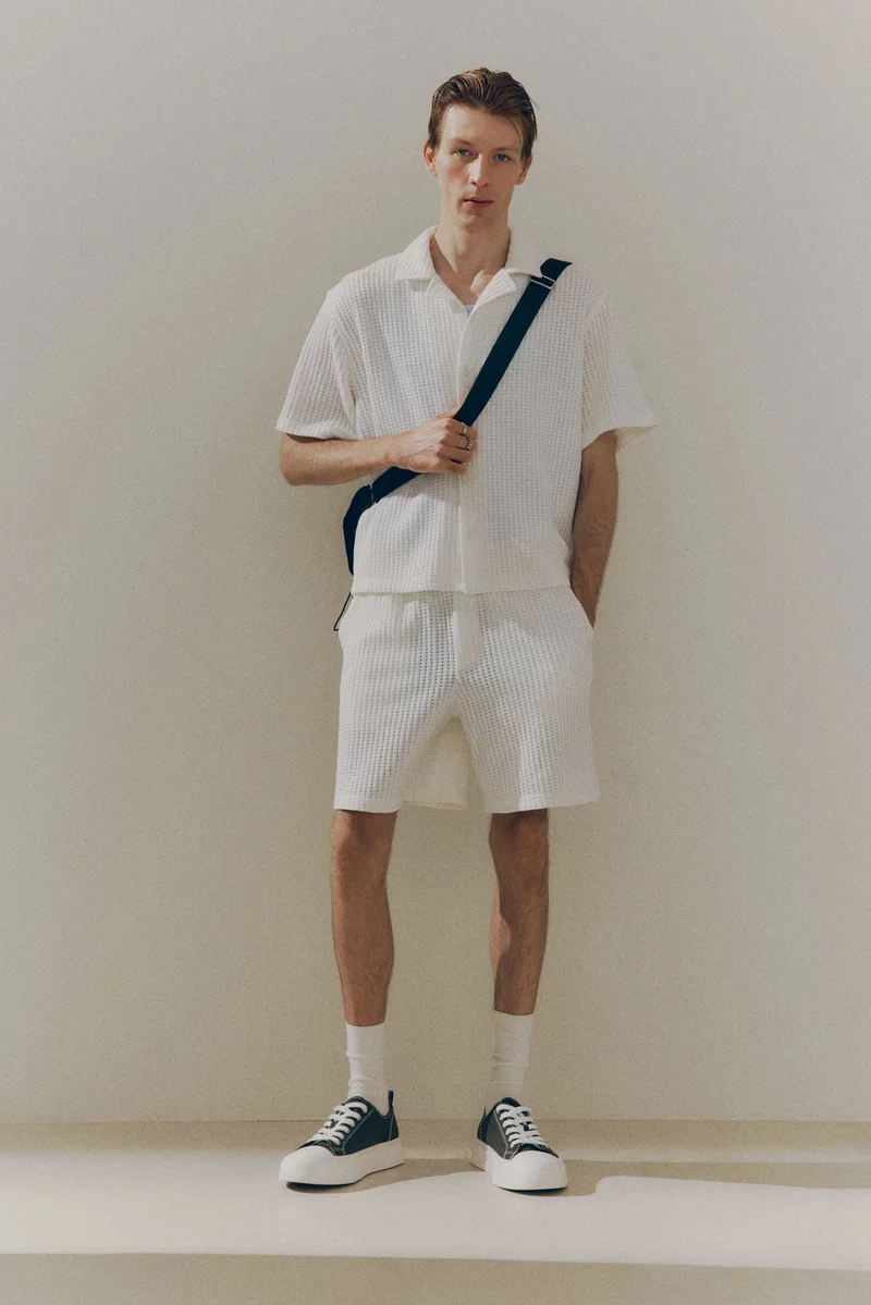 اتش اند ام شورت بقصة مريحة