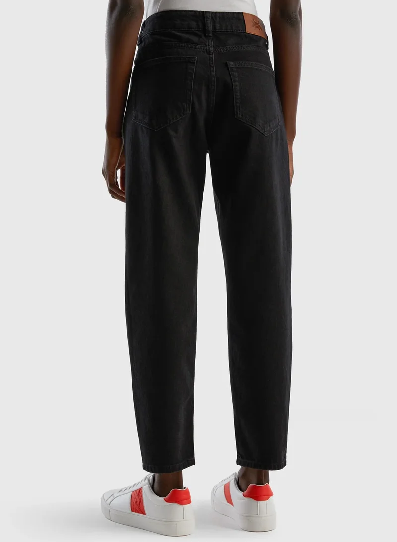 يونايتد كولورز أوف بينتيون جينز بخصر عالٍ وقصة قصيرة