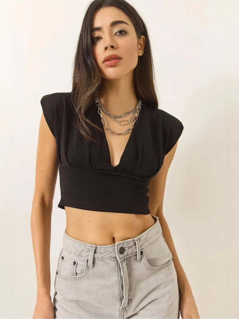 LUCCI Slim Fit V-Neck Knitted Crop Blouse