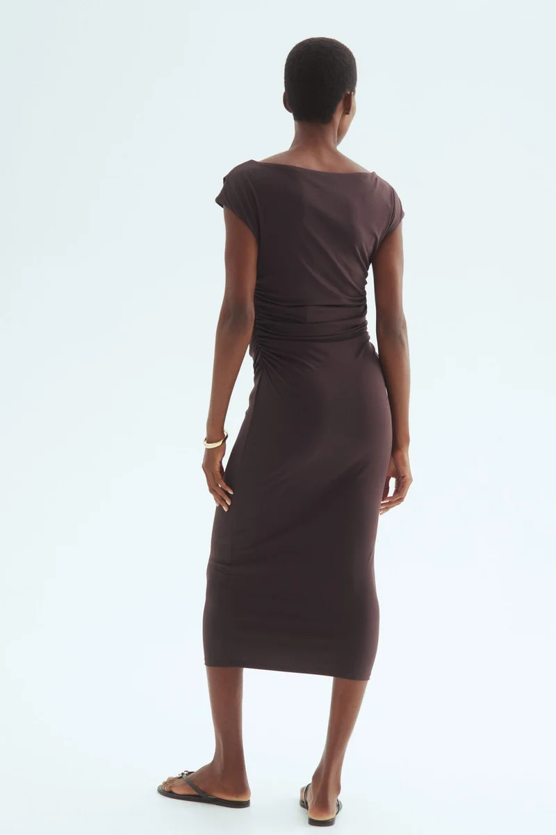 اتش اند ام فستان منسدل من تشكيلة ماما