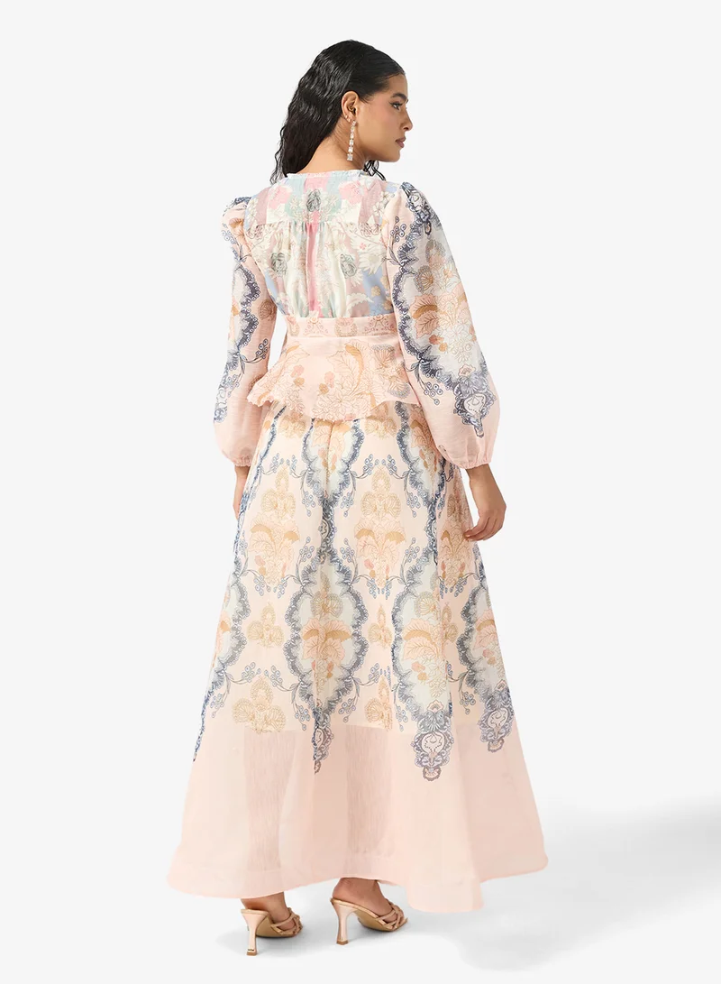 خزانة فستان بطبعة تجريدية