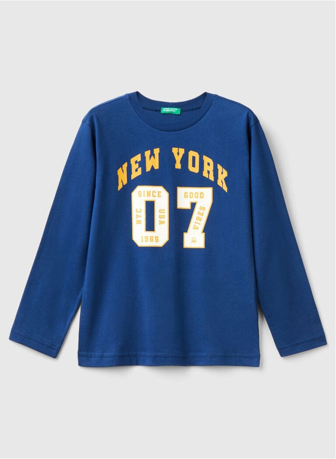 بينيتون تيشيرت أولاد نيويورك مطبوع بأكمام طويلة - Image 4