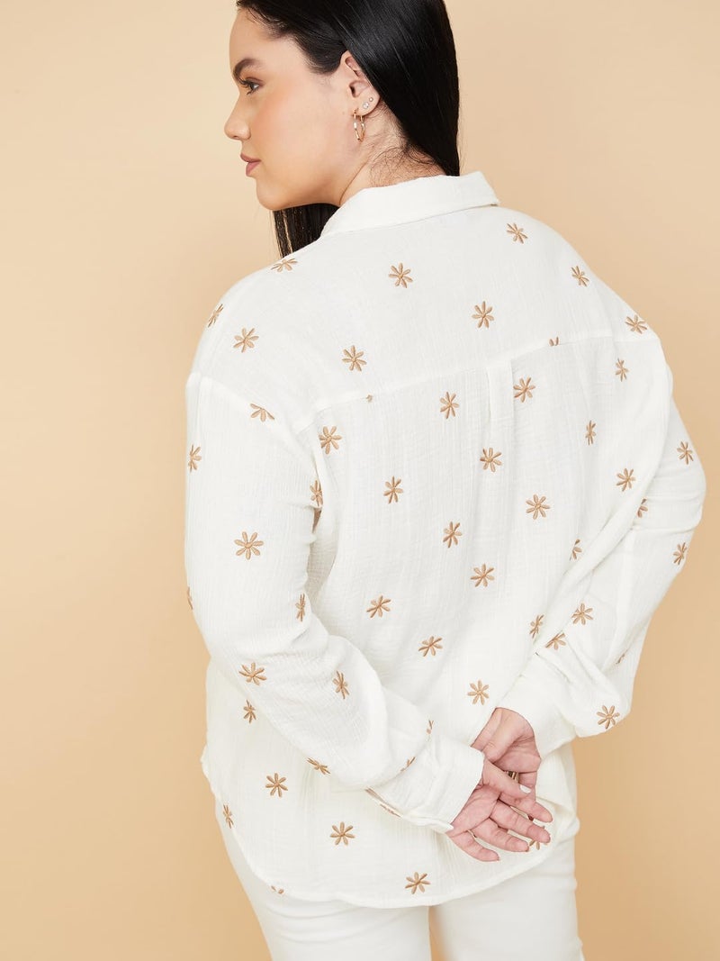 Max Plus Size Women Floral Embroidered Shirt - Image 3