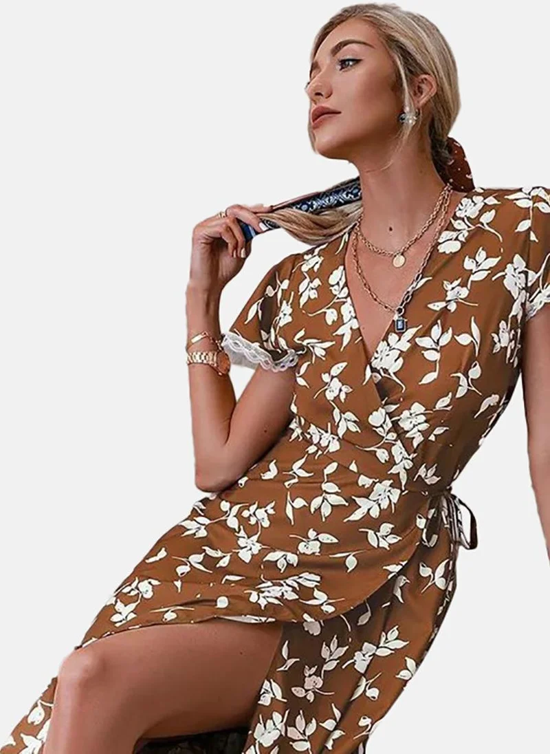 يونيكي Brown Basic Floral V Neck Half Sleeve Dress