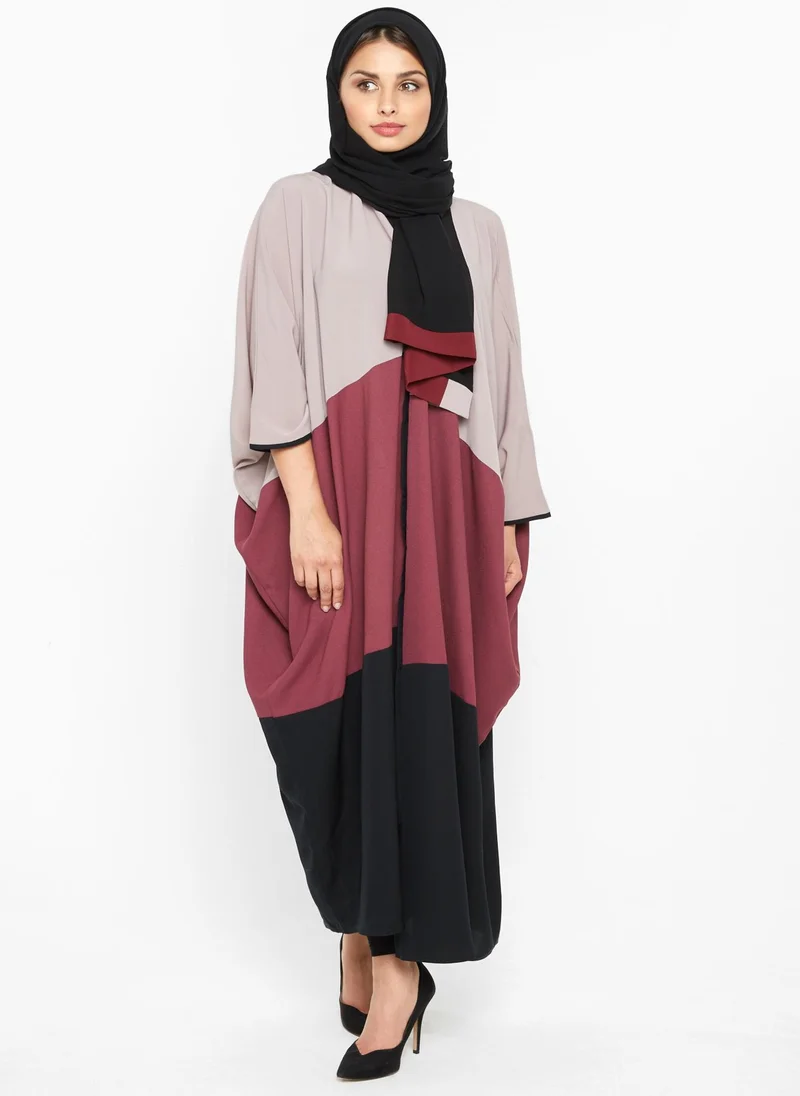 النخبة Tri color abaya