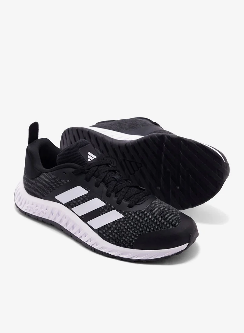 اديداس مدرب كل مجموعة دبليو