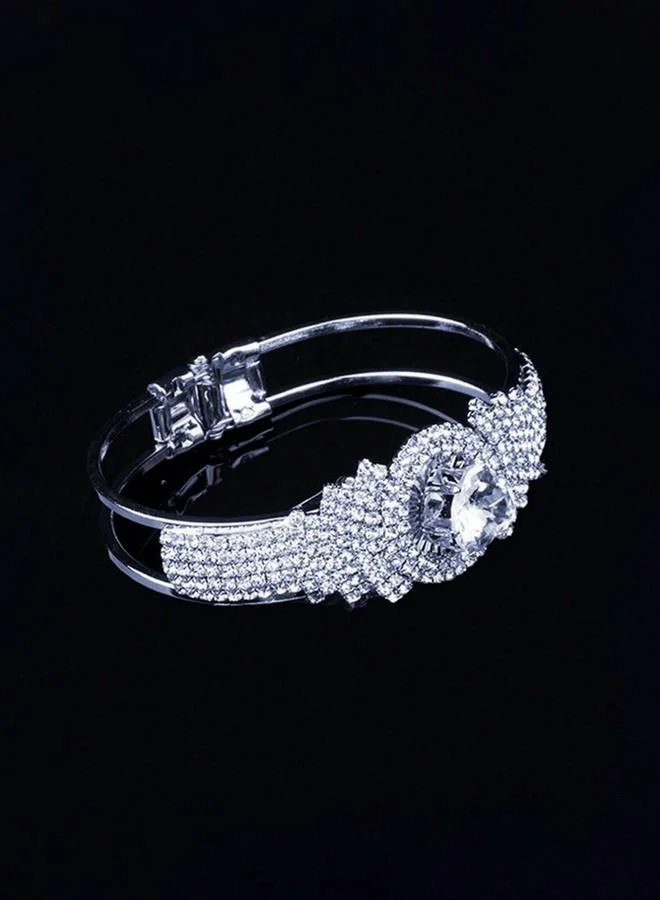 تايك تو سوار مُرصع بأحجار الراين ومُزين