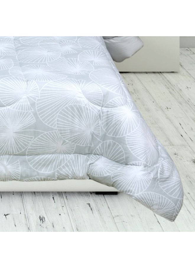 Essential Super King-Sized Comforter, Grey - 240x260 cm - pzsku/ZC805EA59566C1FA99F53Z/45/_/1715162004/67eb1205-6359-4d70-92fa-3d5956d72e12