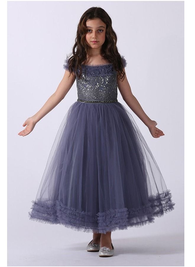 Girl's Dress Off-the-shoulder Design, On A Tulle Wrinkle Above The Chest And Shoulders, And Lined With Sequins, With An Embroidered Belt, Hand Embroidery From The Bottom, And A Cloche Story