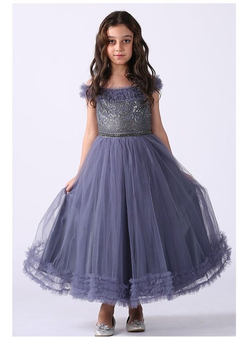 Girl's Dress Off-the-shoulder Design, On A Tulle Wrinkle Above The Chest And Shoulders, And Lined With Sequins, With An Embroidered Belt, Hand Embroidery From The Bottom, And A Cloche Story