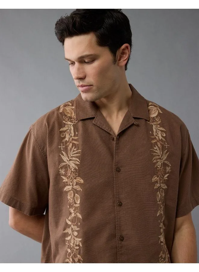 American Eagle An easy, stylish button-up shirt made for kicking back, going out, and everything in between. No pool required!