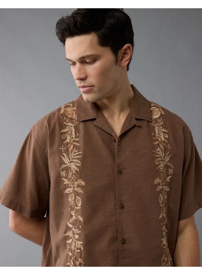 American Eagle An easy, stylish button-up shirt made for kicking back, going out, and everything in between. No pool required!