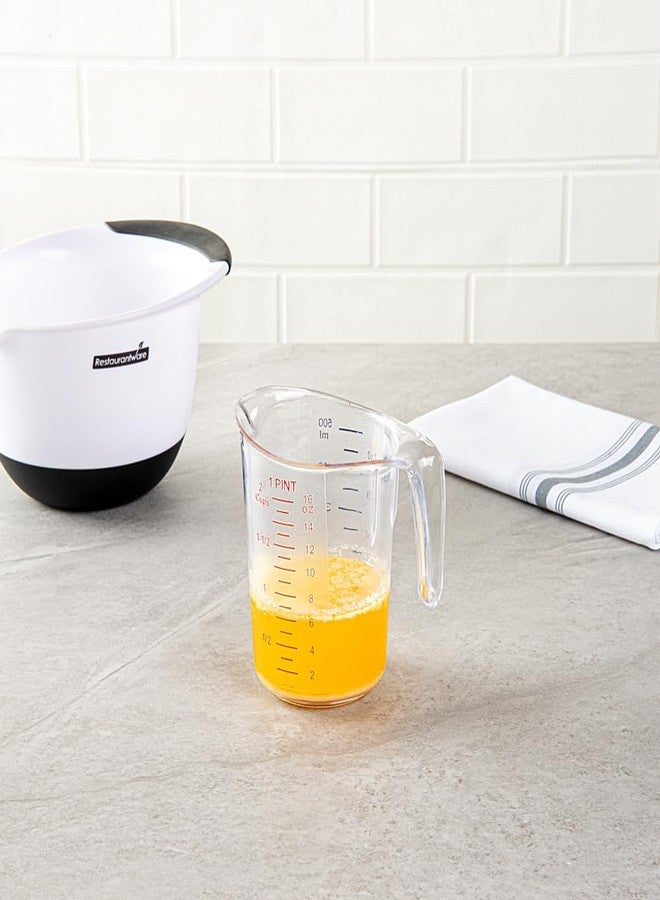 ريستورنت وير طقم أدوات مطبخ للمطاعم RW، يتضمن وعاء قياس سعة 1 باينت، وكأس قياس متين - بوحدات مترية وإمبراطورية، وفوهة على شكل حرف V، وكوب قياس بلاستيكي شفاف، ومقبض مزود بمسكة للإبهام، ويتحمل درجات حرارة تصل إلى 248 درجة فهرنهايت. - Image 3