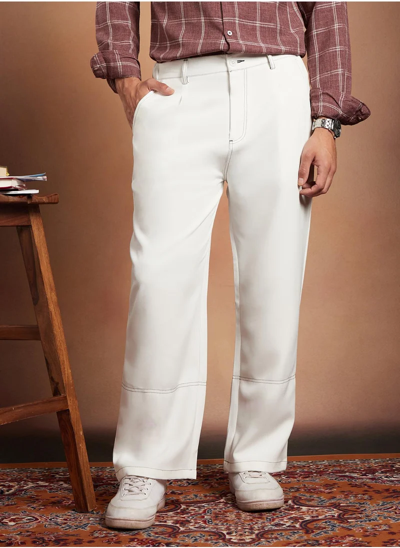 كامبوس سوترا Campus Sutra Men's Cream White Contrast-Stitch Straight Trousers For Casual Wear | Mid-Rise | Straight Fit | Button Closure | Trousers Crafted With Comfort Fit For Everyday Wear
