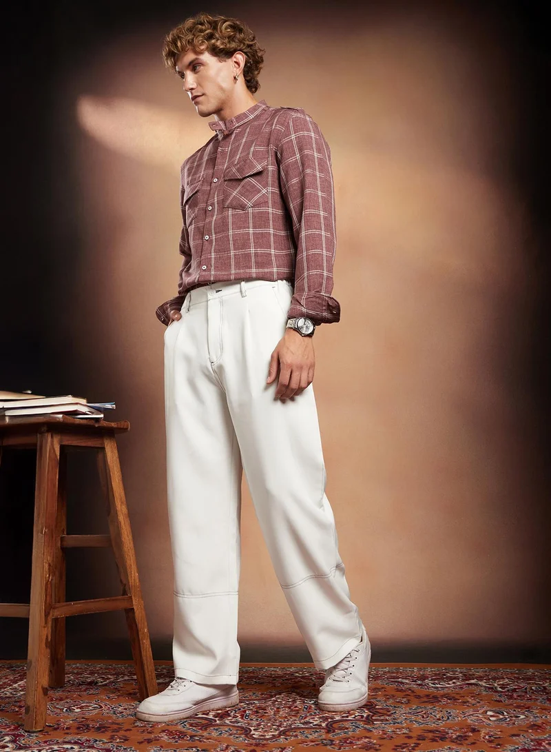 Campus Sutra Campus Sutra Men's Cream White Contrast-Stitch Straight Trousers For Casual Wear | Mid-Rise | Straight Fit | Button Closure | Trousers Crafted With Comfort Fit For Everyday Wear