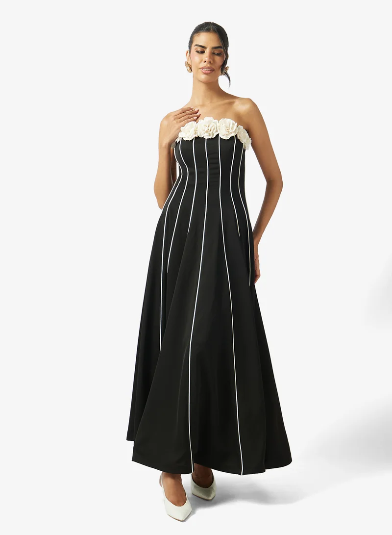 STRAPLESS FLOWER DETAIL A LINE DRESS
