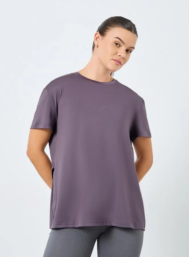 ستايلي اكتيف بلوزة بتفاصيل كريس كروس